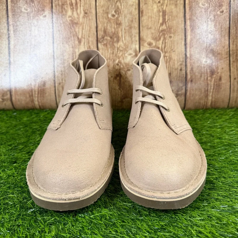 Clarks Shepton Chukka Boot Mens size 10.5 M Taupe Distressed Leather Lace Up